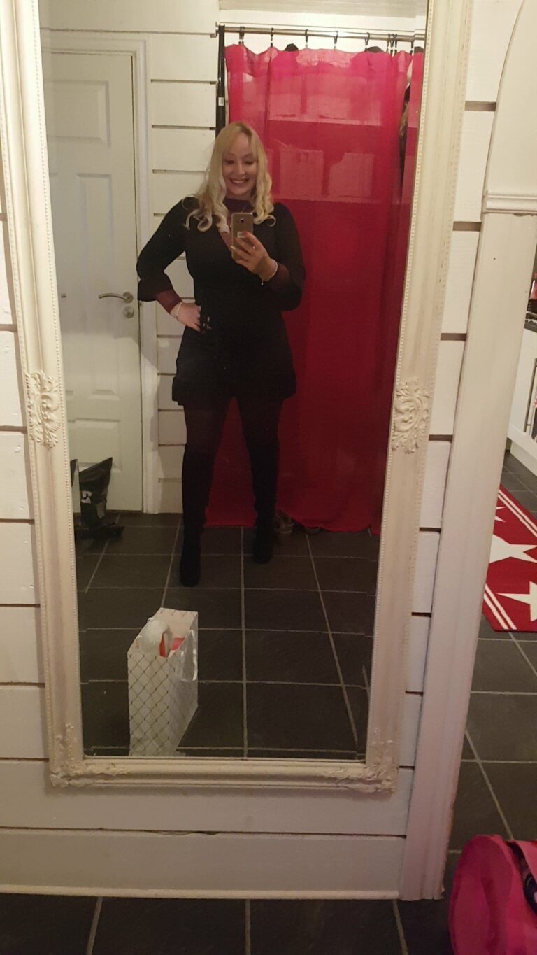 Blondina nezasitna