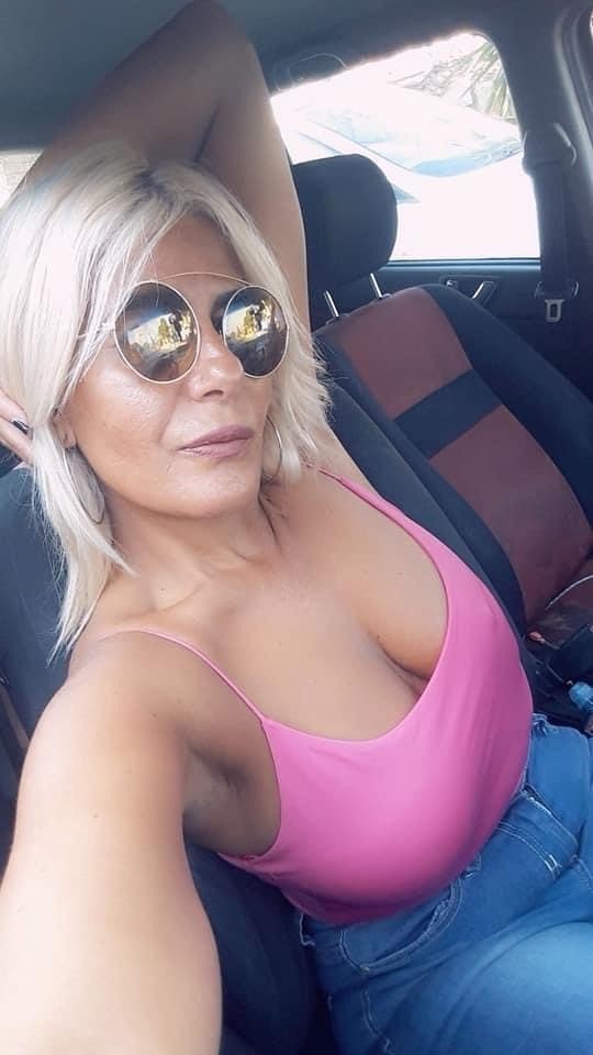 Iskusna milf sa divnim grudima