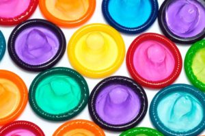 kondomi u raznim bojama