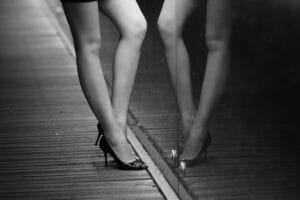 Ona traži njega 2 Ona traži njega foot fetish