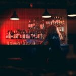 Crvenokosa šankerica na venčanju crvenokosa šankerica