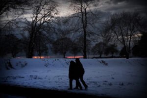 romantično šetanje po snegu