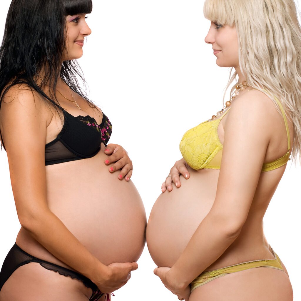 dve jebozovne napaljene trudnice